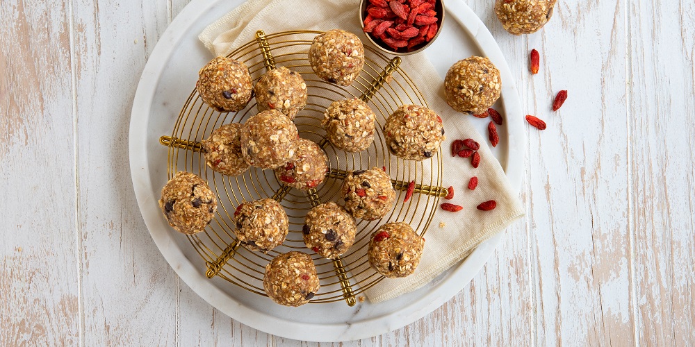 VITALIA Rezept Hirse-Energie-Bällchen mit Gojibeeren und Schokodrops